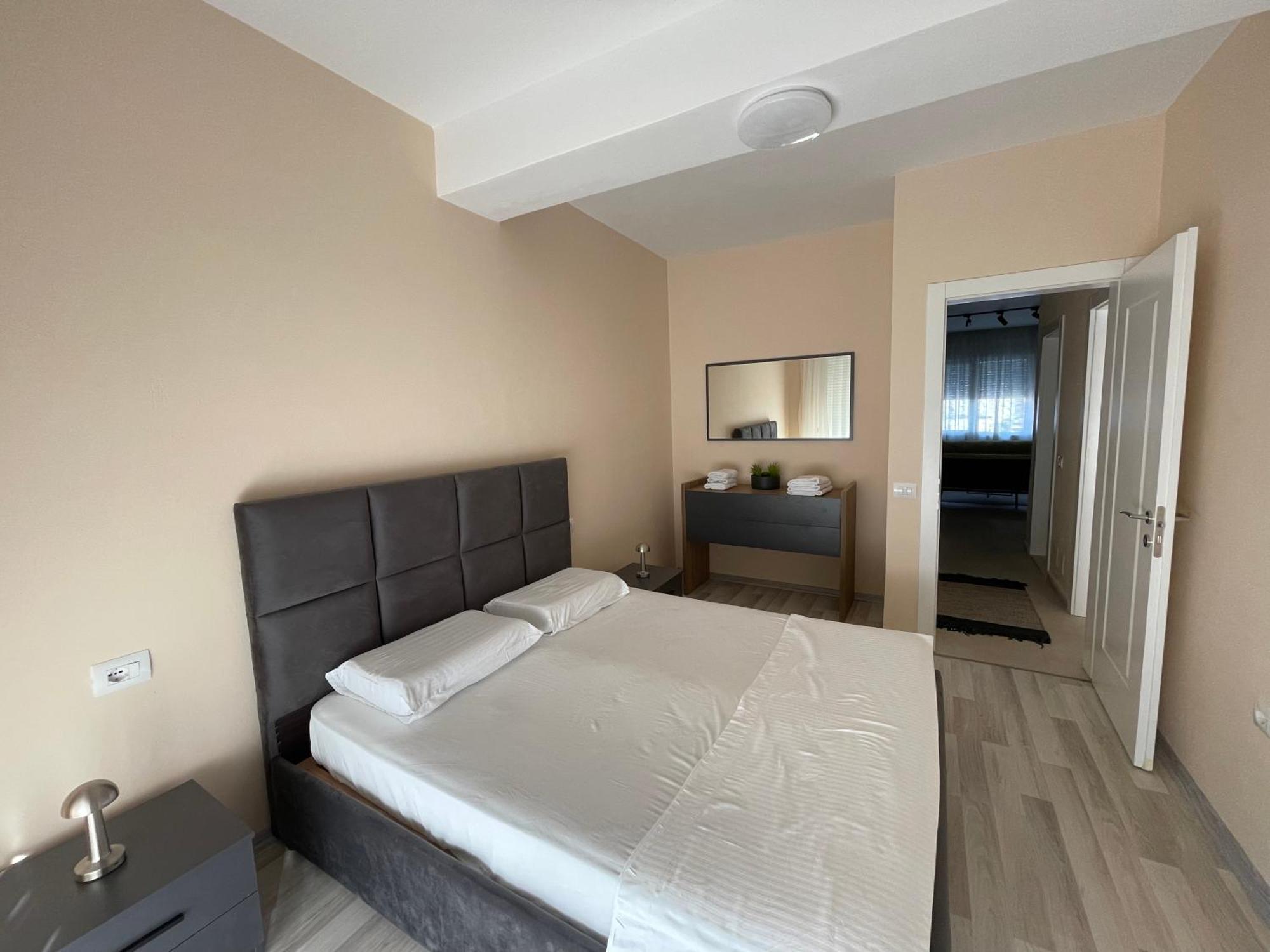 New Bazar - 2 Rooms Apartment Τίρανα Εξωτερικό φωτογραφία